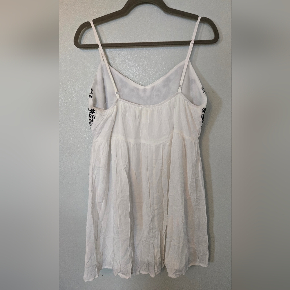 Savanna Jane | White & Black Baby Doll Embroidered Dress Size Medium - Picture 3 of 9